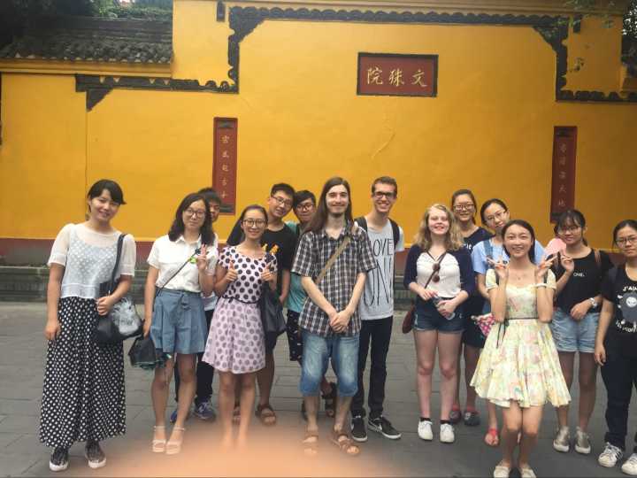 成人影视片