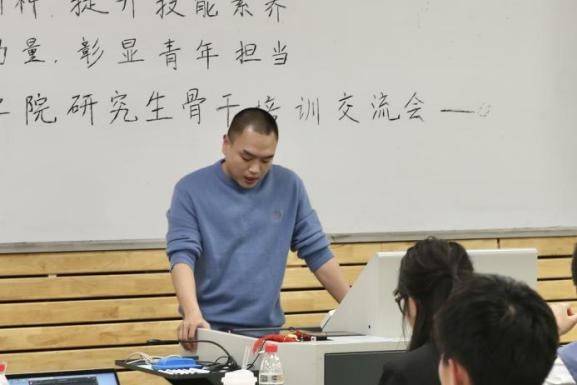 成人影视片